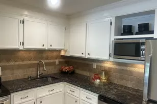 108 Oakwood Ave, West Hartford, CT 06119 - Photo 8