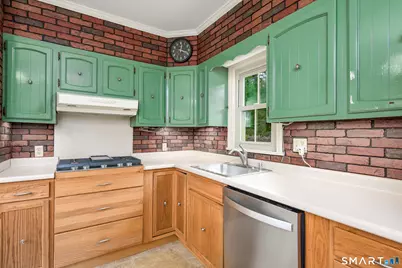 653 Vauxhall St Extension, Waterford, CT 06385 - Photo 14