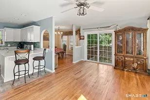25 Oakwood Rd, East Lyme, CT 06357 - Photo 8