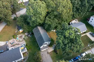 25 Oakwood Rd, East Lyme, CT 06357 - Photo 4