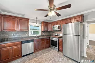 15 Ashland Ave, Waterbury, CT 06708 - Photo 10