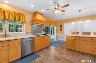 266 Heritage Rd, Putnam, CT 06260 - Photo 4