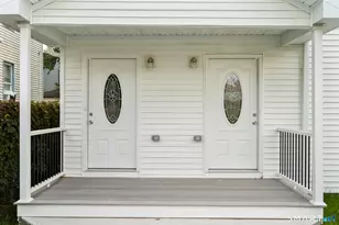131 Columbia St, Bridgeport, CT 06604 - Photo 4