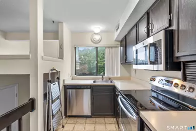 40 Crest Street #10, West Haven, CT 06516 - Photo 12