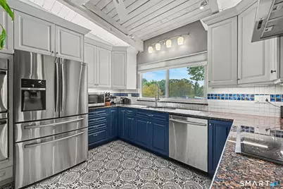 100 Gillies Lane #100, Norwalk, CT 06854 - Photo 2