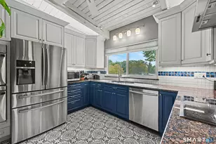 100 Gillies Ln, Norwalk, CT 06854 - Photo 2