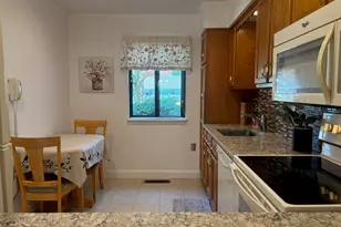 35 Nutmeg Rd, Middlebury, CT 06762 - Photo 6