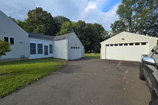 170 Douglas Dr, Meriden, CT 06451 - Photo 4
