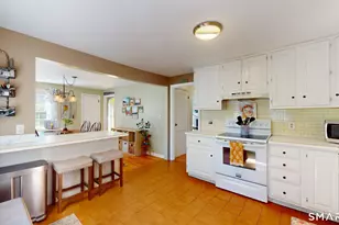 3 Middle Dr, Windsor Locks, CT 06096 - Photo 4