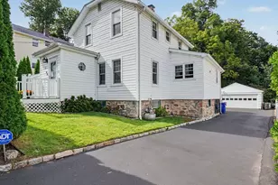 21 Hill St, Norwalk, CT 06850 - Photo 2