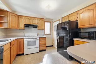 31 Starkweather St, Manchester, CT 06042 - Photo 6
