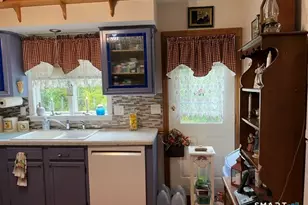 102 N Maple St, Enfield, CT 06082 - Photo 10