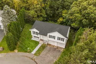 63 Oakcrest Cir, Waterbury, CT 06708 - Photo 2