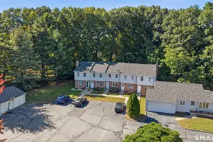 16 Vintner Pl, Enfield, CT 06082 - Photo 4
