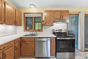 16 Vintner Pl, Enfield, CT 06082 - Photo 16
