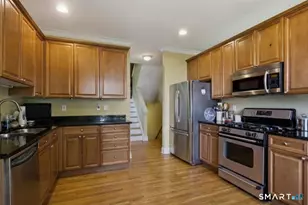 35 Maura Ln, Danbury, CT 06810 - Photo 10