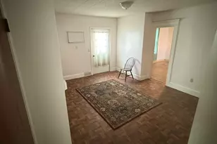 35 Woodward Ave, Waterbury, CT 06705 - Photo 6