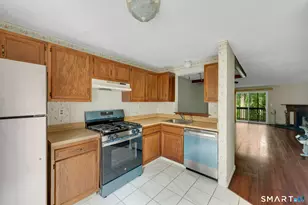 40 Foxon Hill Rd, New Haven, CT 06513 - Photo 8