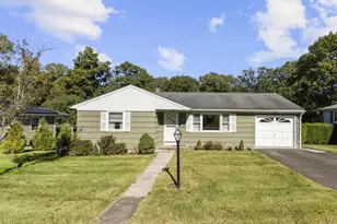 60 Venice Ave, Waterbury, CT 06708 - Photo 1
