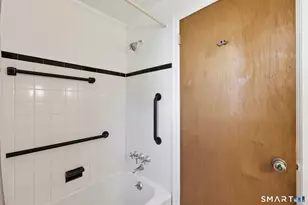 131 Avery St, Manchester, CT 06042 - Photo 24