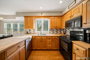 18 Carriage Dr, Seymour, CT 06483 - Photo 6
