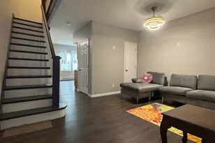 214 Wood St, Waterbury, CT 06704 - Photo 2
