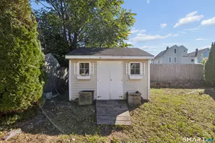 35 Edwards St, Hamden, CT 06517 - Photo 24