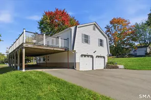 7 Chatham Dr, Meriden, CT 06451 - Photo 2