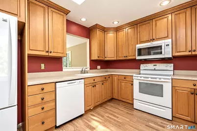 532 Narraganset Lane #A, Stratford, CT 06614 - Photo 8
