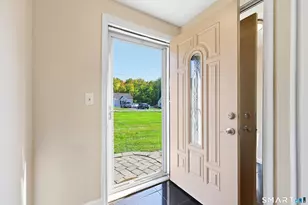37 Clover St, Windsor, CT 06095 - Photo 6