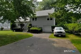 3895 Old Town Rd, Bridgeport, CT 06606 - Photo 2