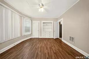 166 Dewey St, Bridgeport, CT 06605 - Photo 10