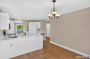 7 Essex Ct, Avon, CT 06001 - Photo 14
