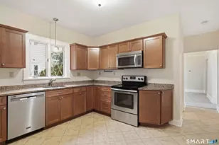 144 Flushing Ave, Fairfield, CT 06825 - Photo 10