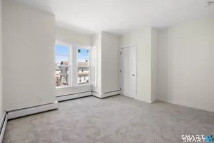 704 Maple St, Bridgeport, CT 06608 - Photo 10