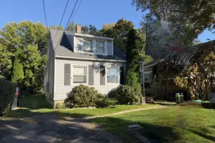7 Hayes Ave, Norwalk, CT 06855 - Photo 2