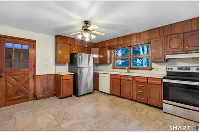276 Nichols Terrace, Stratford, CT 06614 - Photo 16