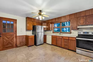 276 Nichols Ter, Stratford, CT 06614 - Photo 16