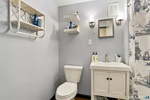 108 Oakwood Ave, West Hartford, CT 06119 - Photo 14