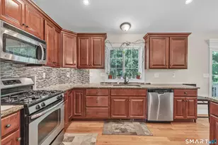 26R Hoinski Way, Ansonia, CT 06401 - Photo 8