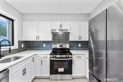 33 Deer Run #33, Bethel, CT 06801 - Photo 8