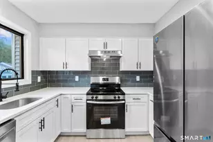 33 Deer Run, Bethel, CT 06801 - Photo 8