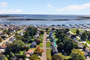 112 Harbor Pkwy, Clinton, CT 06413 - Photo 1