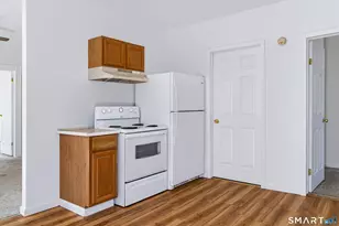 10 Glover Pl, Middletown, CT 06457 - Photo 16