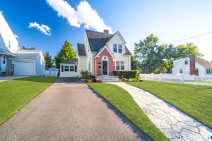 101 Robbins Dr, Wethersfield, CT 06109 - Photo 2
