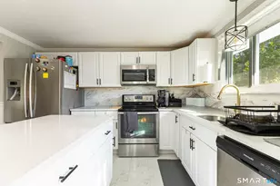 75 Vernon Street W, Manchester, CT 06042 - Photo 8