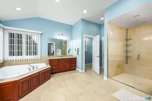 42 Castlerock Ln, Bolton, CT 06043 - Photo 22