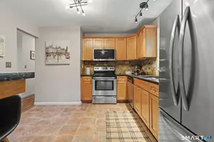 9 Raymond Ln, Shelton, CT 06484 - Photo 8