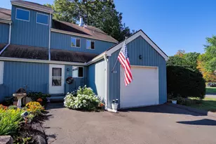 104 Blackbirch Ct, Shelton, CT 06484 - Photo 2