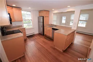 27 Boston St, Guilford, CT 06437 - Photo 2